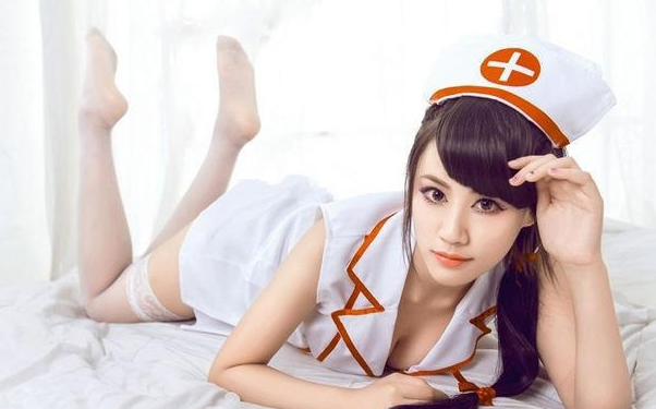 一组《护士瑜伽》阿卡丽英雄cos,这样v护士的白丝性感给你打针还怕疼性感韩国联盟图片