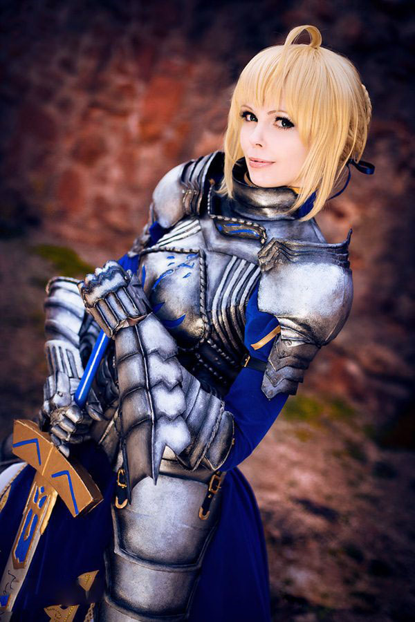 德国妹纸saber cos欣赏!自制盔甲ex咖喱棒