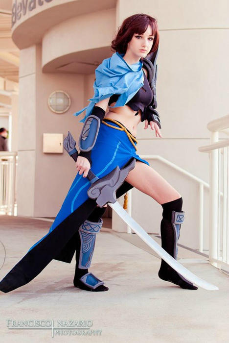 女剑客亚索冷艳帅气惹人爱!